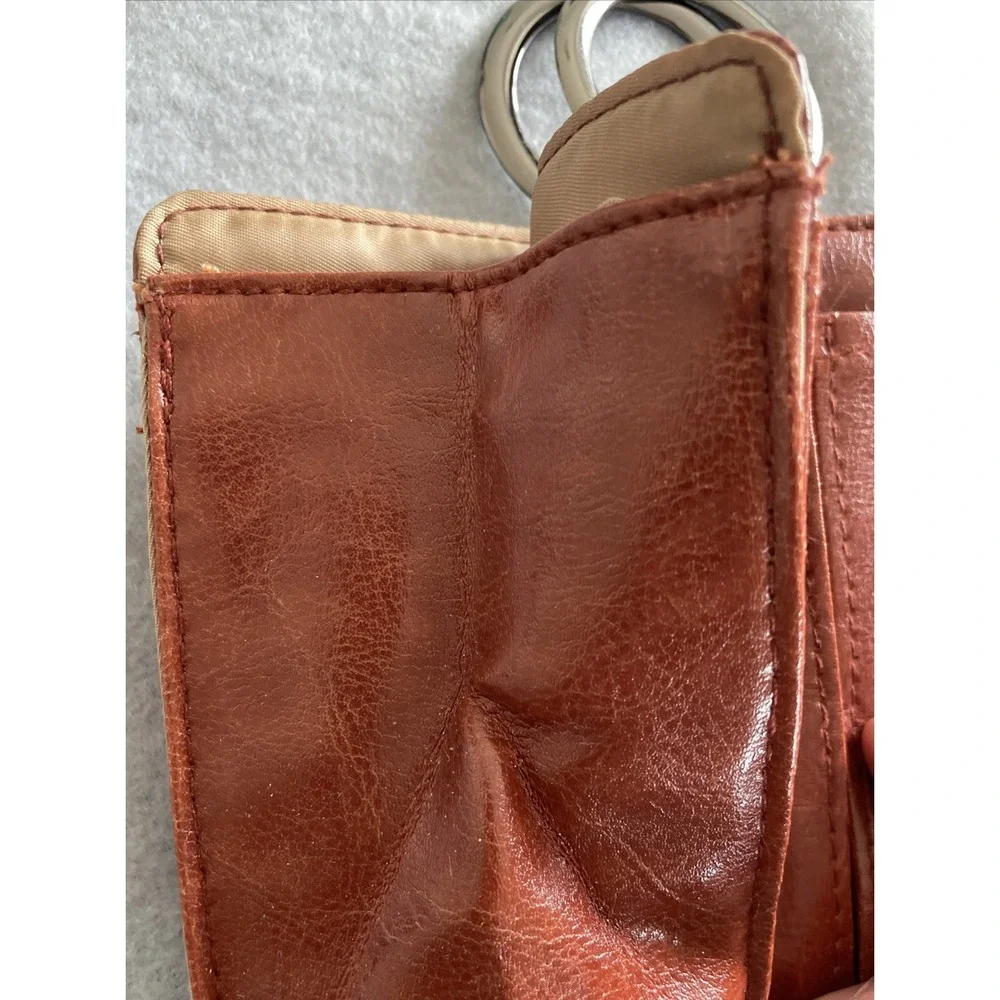 Pouchee wallet has
